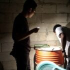 Petugas melakukan pengecekan dugaan soal bersubsidi | Foto: Dok. Istimewa