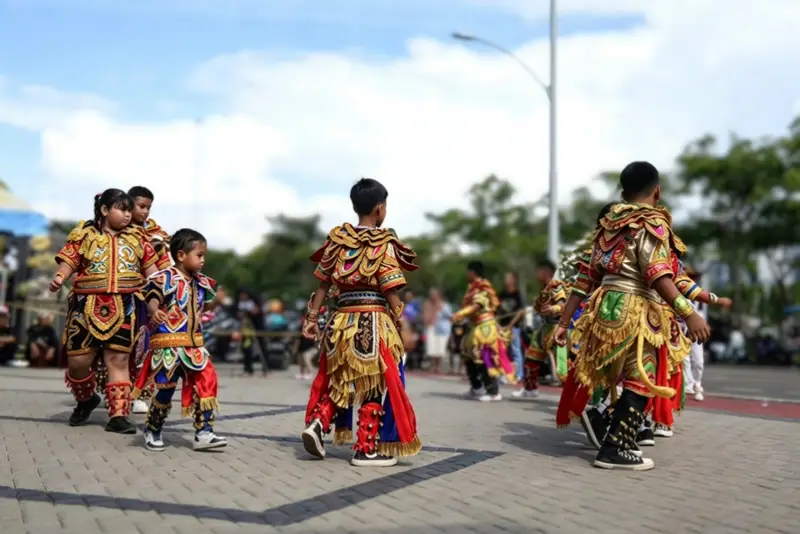 Tari gedruk dimainkan oleh anak-anak saay tampil pada sebuah acara di Paramount Petal, Tangerang | Foto: Dok. Istimewa