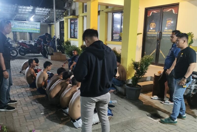 Delapan pelajar yang diduga melakukan tauran diserahkan kepada pihak kepolisian sektor Panongan | Foto: Dok. Istimewa